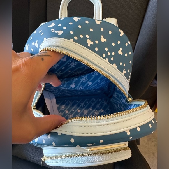 Disney Loungefly Snowman Mickey & Minnie Snow Glob Mini BackPack (Holiday) EUC - Picture 4 of 10